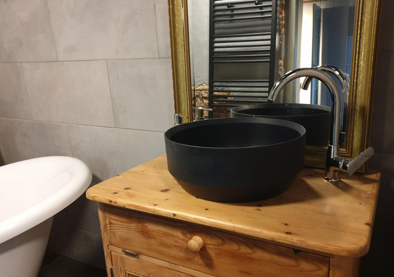 Fakansjehus Sfeervol Met Fijne Tuin Jirnsum Extérieur photo